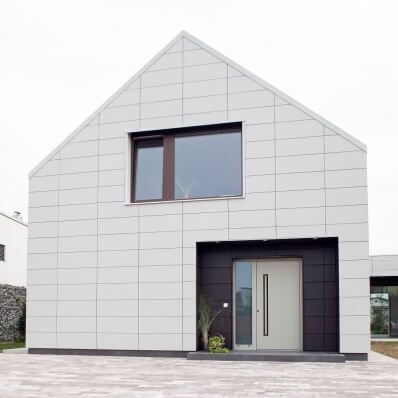 moderna-montazna-hisa-z-alu-vrati-398×398